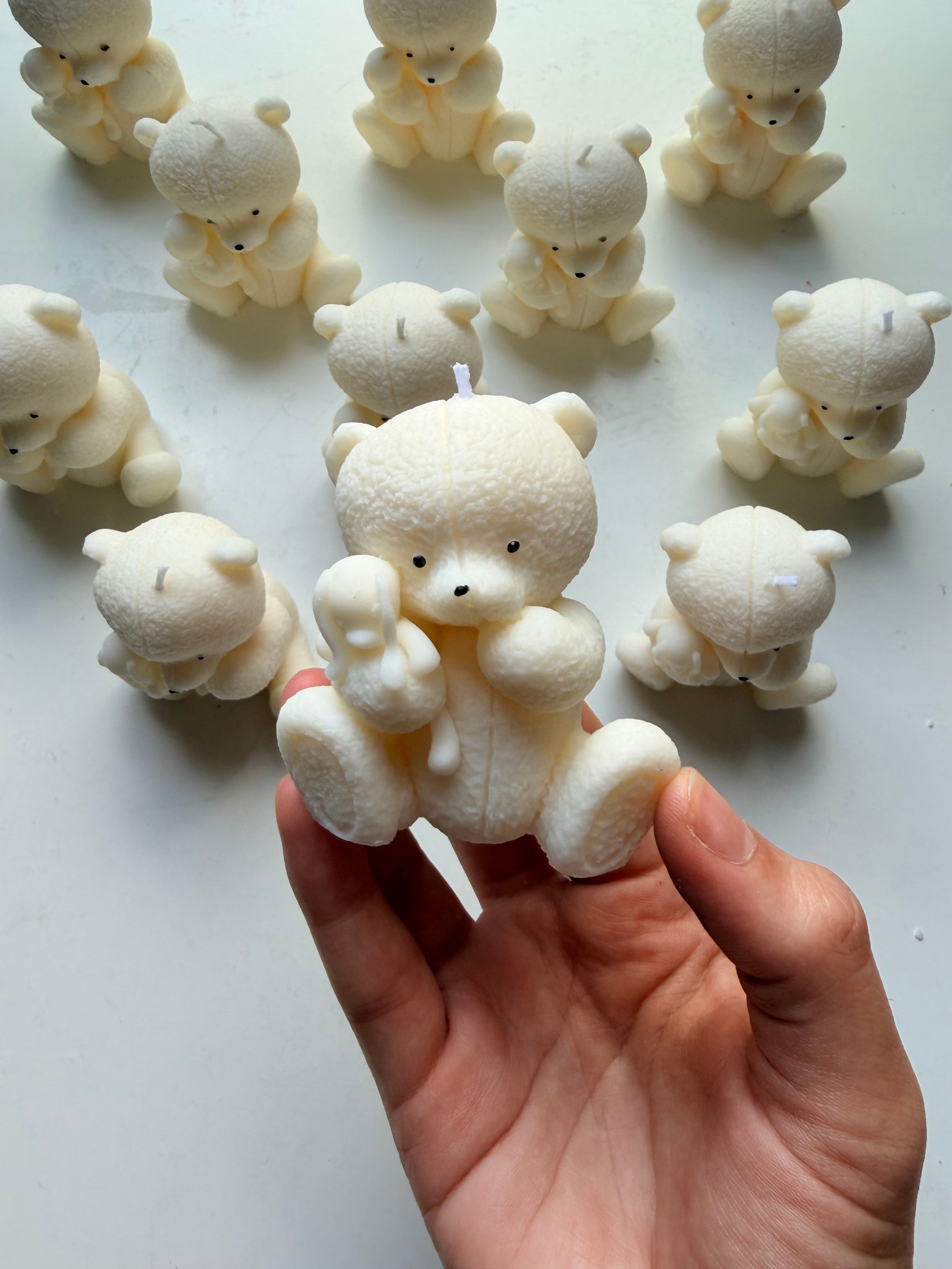 La bougie ourson et son doudou